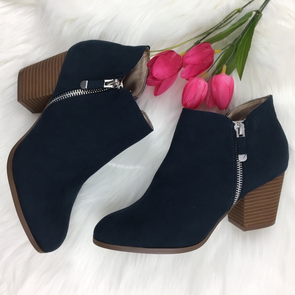 Style & Co. Shoes - NWOT! 🌺Style & Co Jamila Zip Booties🌺
